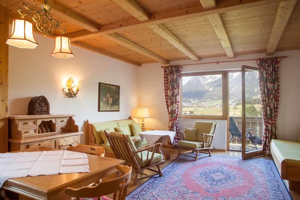 Sporthotel Zugspitze Lermoos Ruang foto