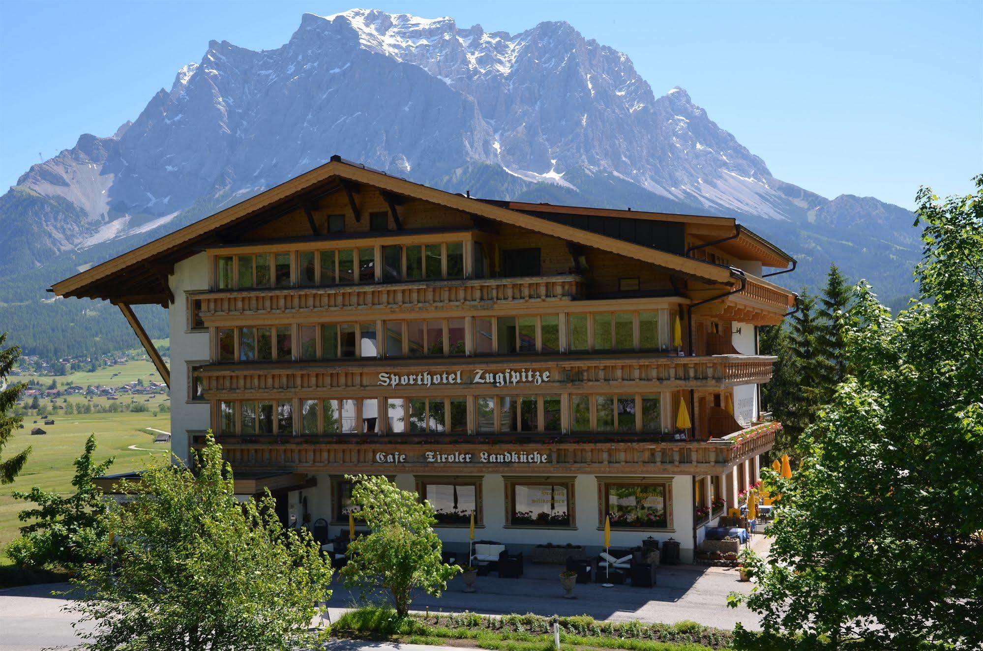 Sporthotel Zugspitze Lermoos Bagian luar foto