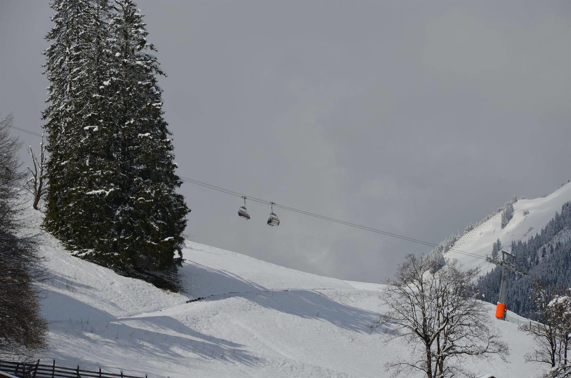 Sporthotel Zugspitze Lermoos Bagian luar foto