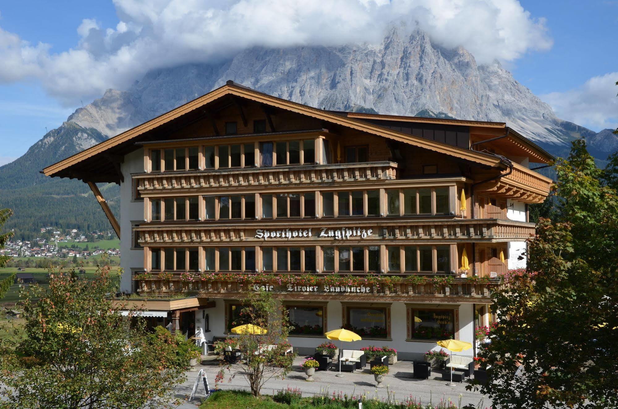Sporthotel Zugspitze Lermoos Bagian luar foto