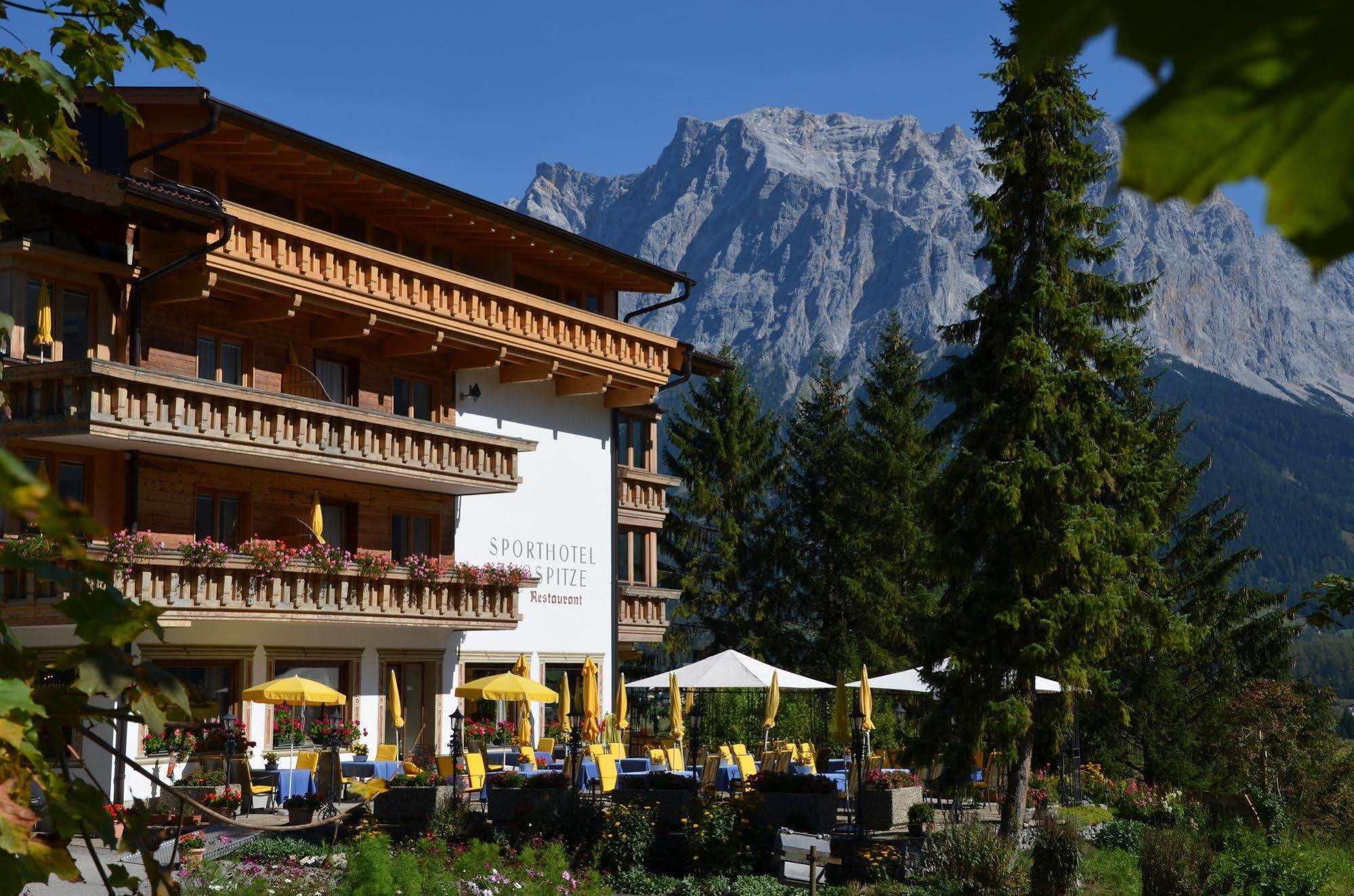Sporthotel Zugspitze Lermoos Bagian luar foto