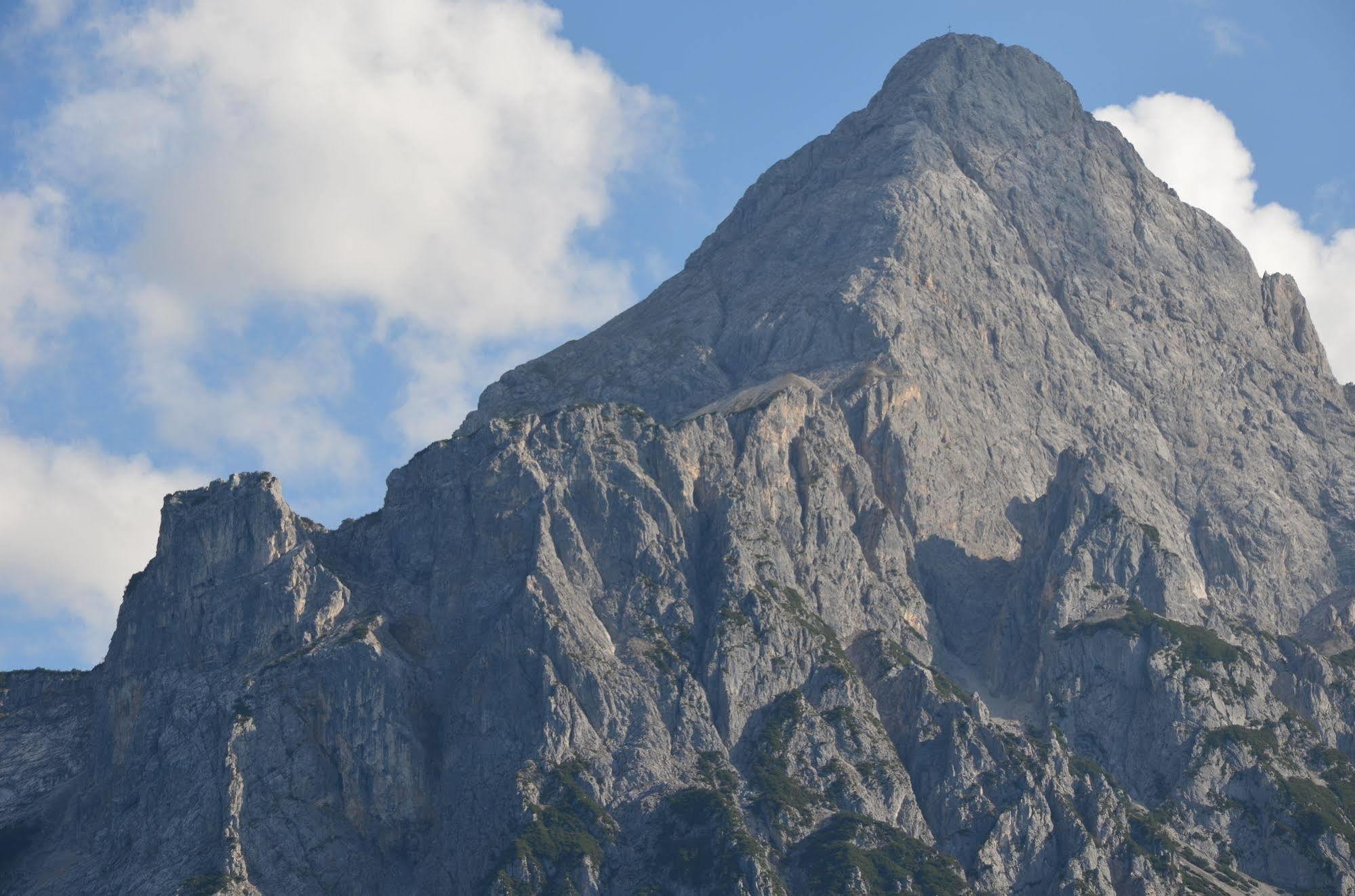 Sporthotel Zugspitze Lermoos Bagian luar foto