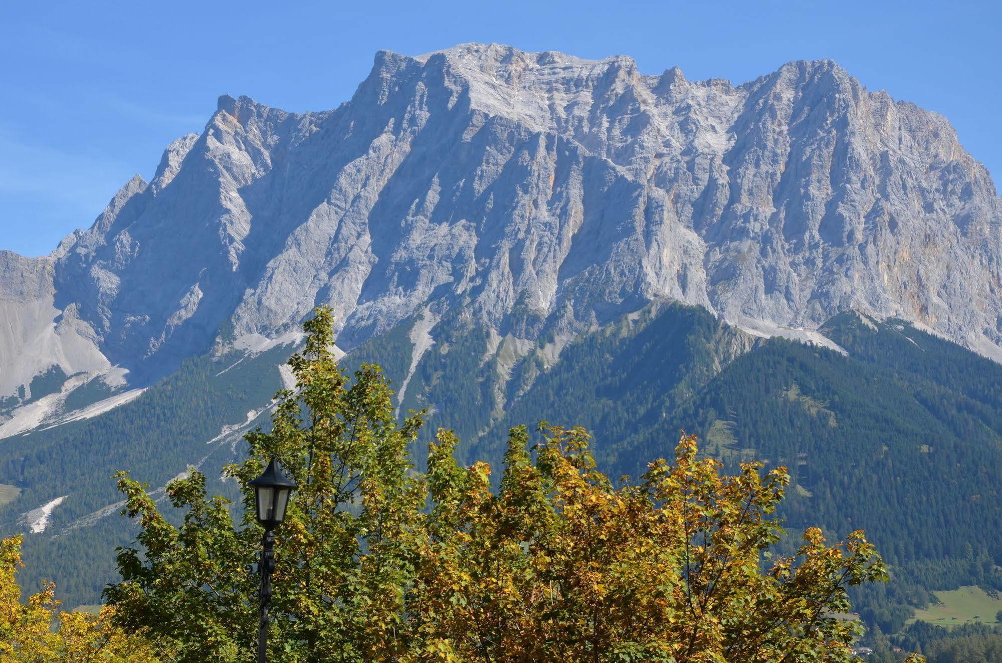 Sporthotel Zugspitze Lermoos Bagian luar foto