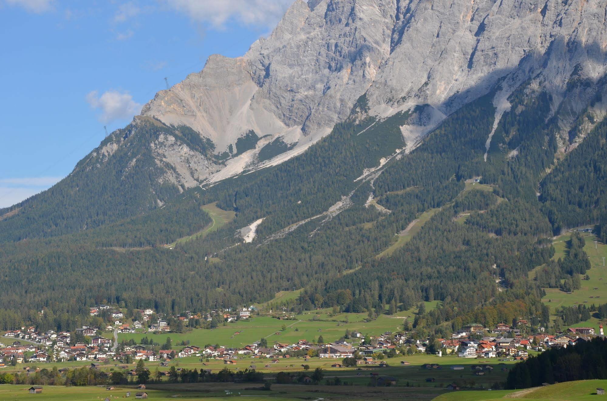 Sporthotel Zugspitze Lermoos Bagian luar foto