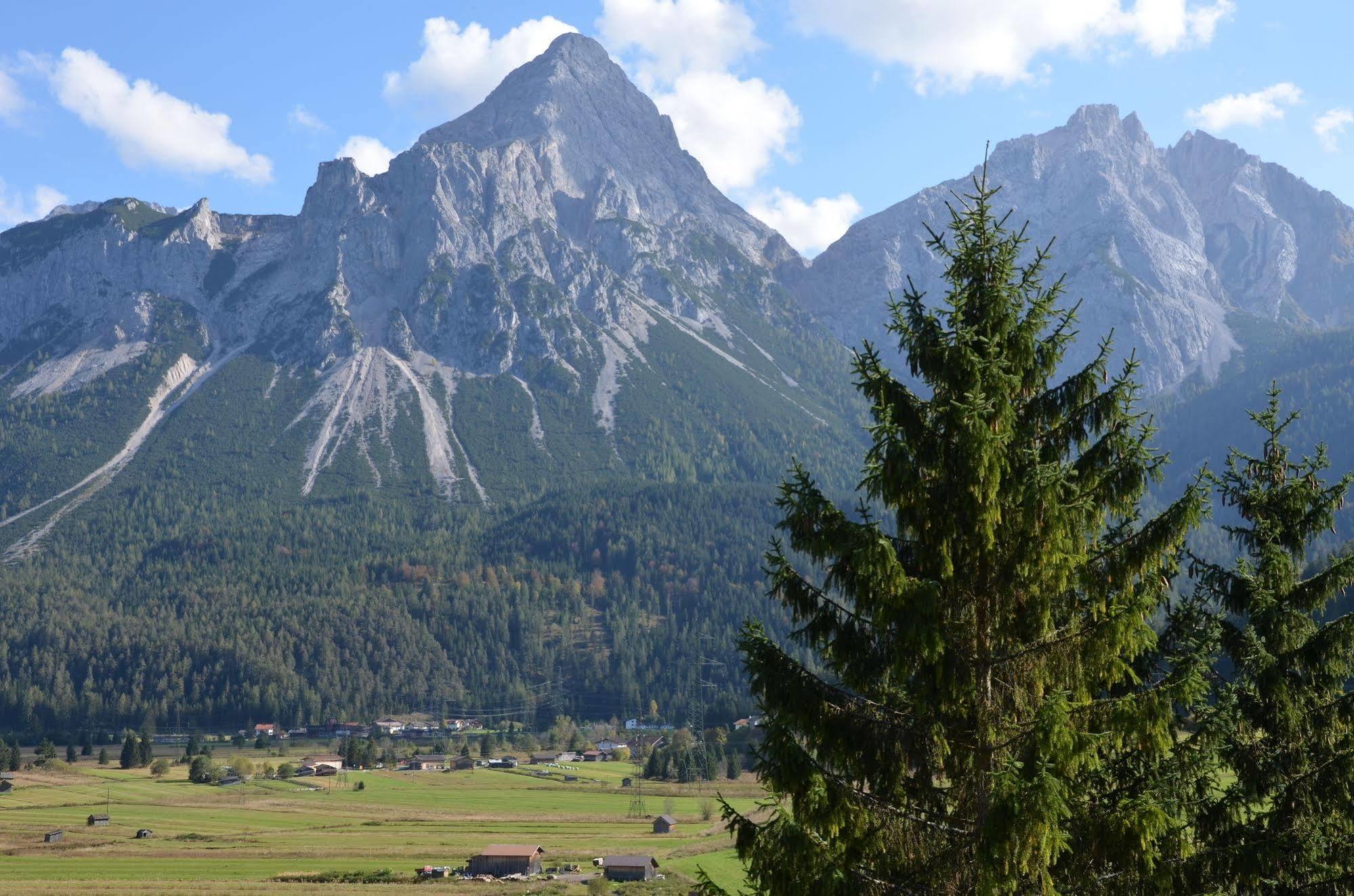 Sporthotel Zugspitze Lermoos Bagian luar foto